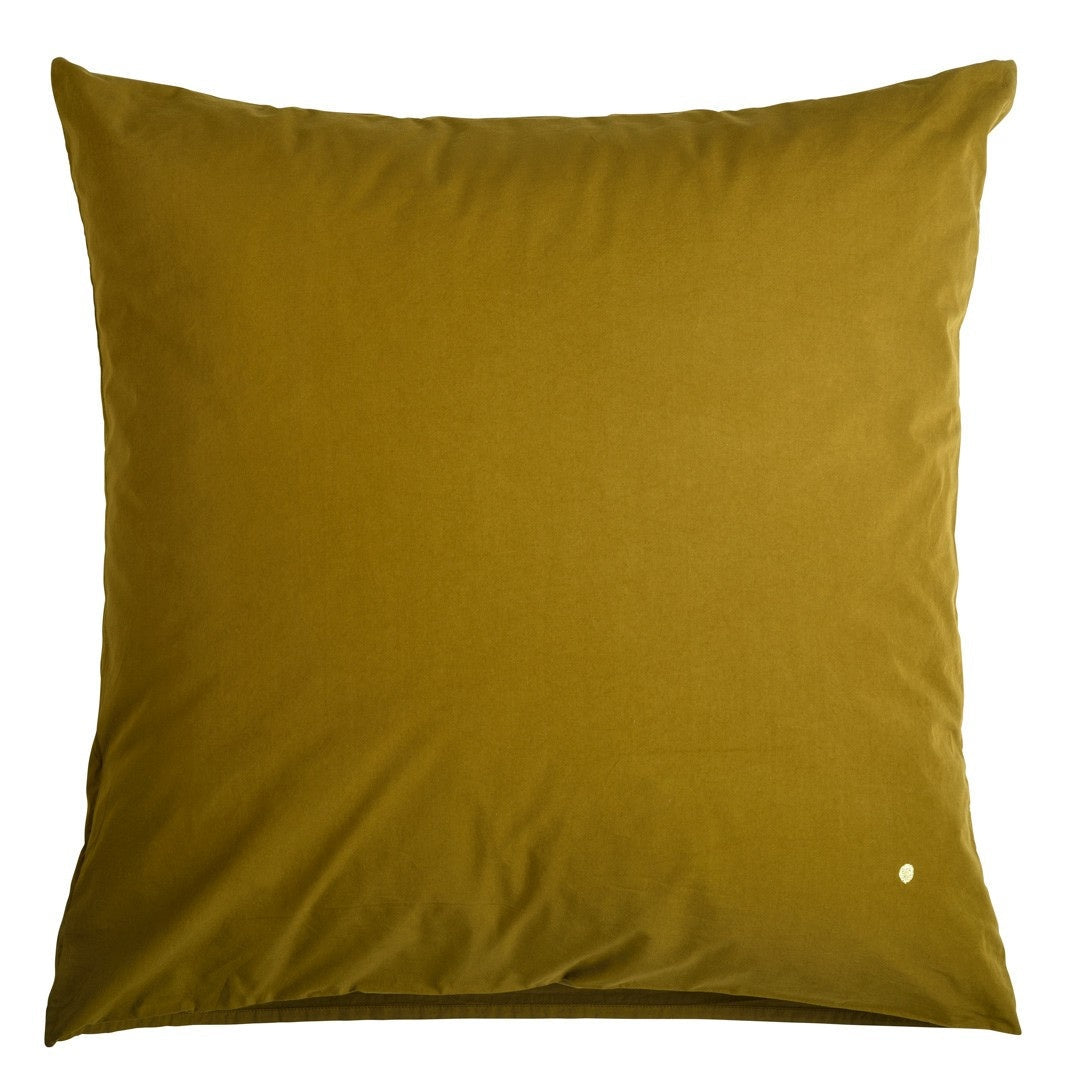 federa celeste noci, colore noci, taglia 65 x 65. federa per cuscino in tessuto naturale mostrata su fondo neutro