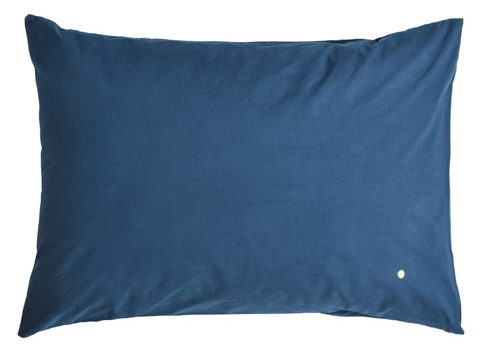 federa celeste uragano, colore uragano, taglia 50 x 70. federa per cuscino in tessuto naturale mostrata su fondo neutro