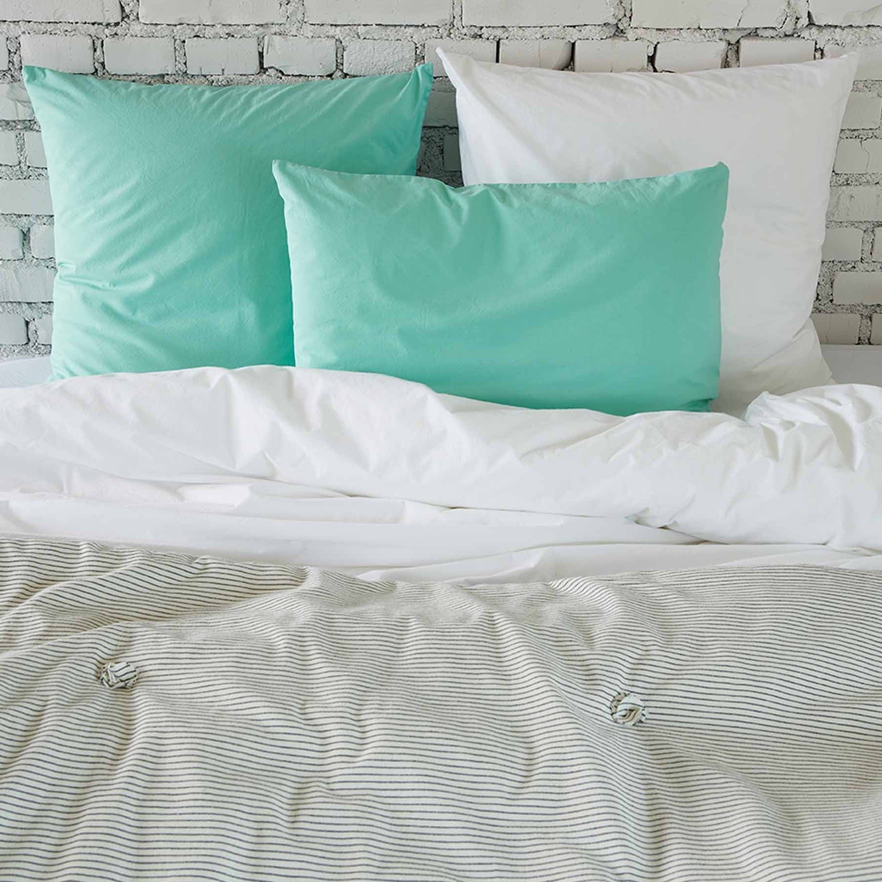 federa celeste diabolo, colore diabolo, taglia 65 x 65. perfetta per rivestire cuscini da letto o decorativi con stile e comfort