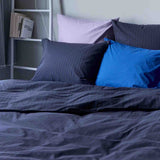 federa celeste cosi blu, colore cosi blu, taglia 50 x 70. design sobrio ed elegante, ideale per ogni stile di camera da letto