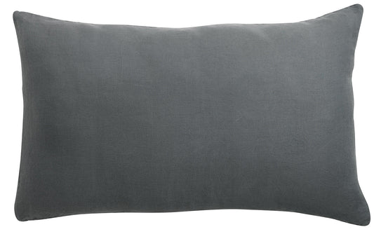 federa kala carbone, colore carbone, taglia 50 x 75. federa per cuscino in tessuto naturale mostrata su fondo neutro