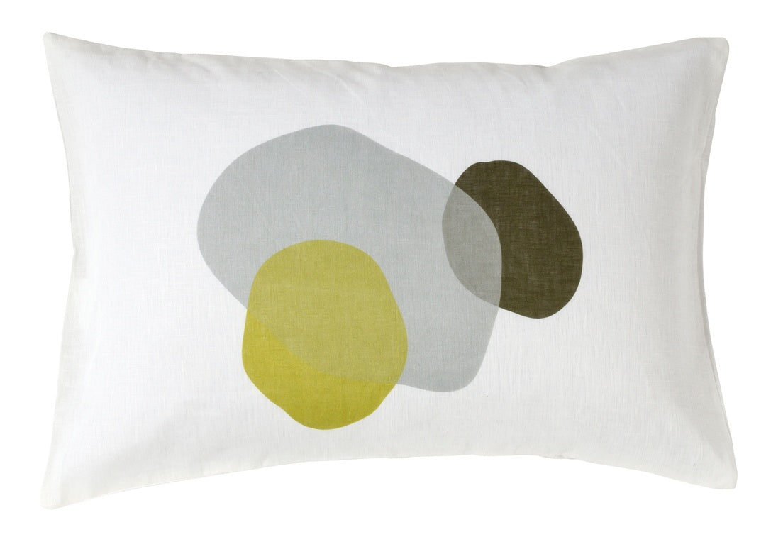 fodera per cuscino pia nebbia, colore nebbia, taglia 60 x 40. federa per cuscino in tessuto naturale mostrata su fondo neutro