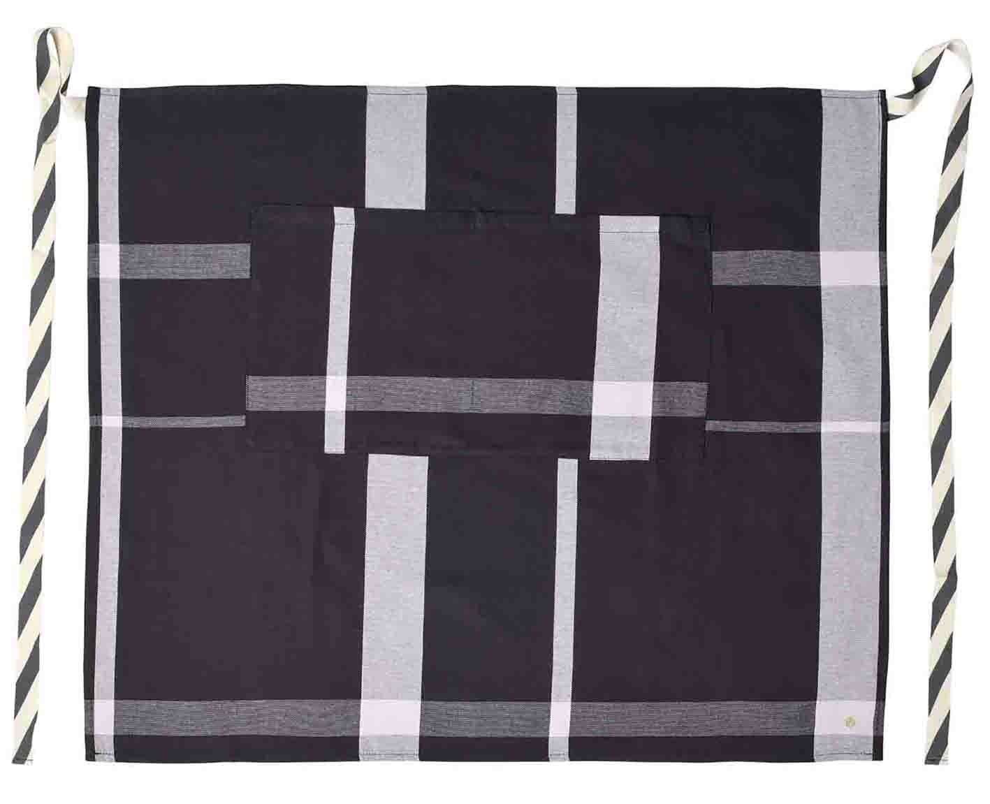 grembiule bistrot la nonna caviale, colore caviale, taglia 70 x 85. grembiule bistrot indossato frontalmente, ideale per ristorazione e cucina elegante