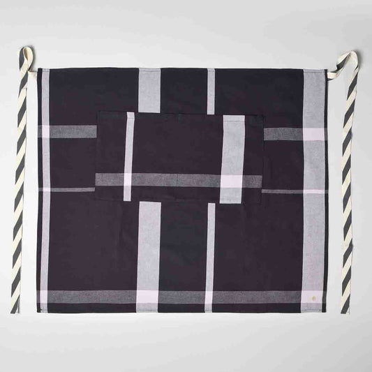 grembiule bistrot la nonna caviale, colore caviale, taglia 70 x 85. confezionato in 100% cotone bio, resistente e perfetto per l’uso intensivo