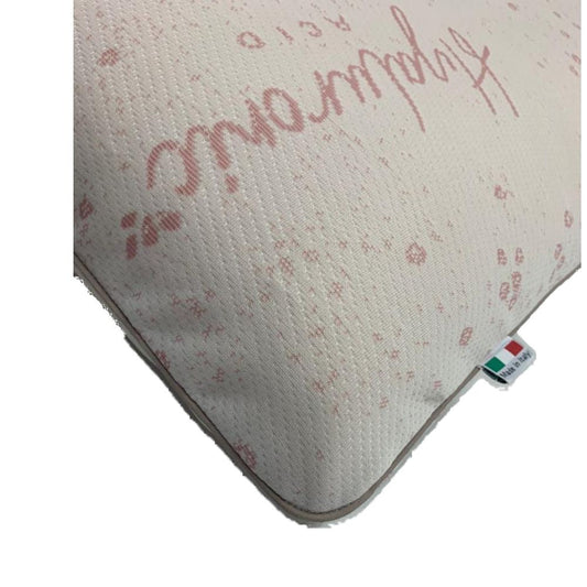 guanciale jialuronico13, dettaglio del tessuto traspirante e dell’imbottitura interna