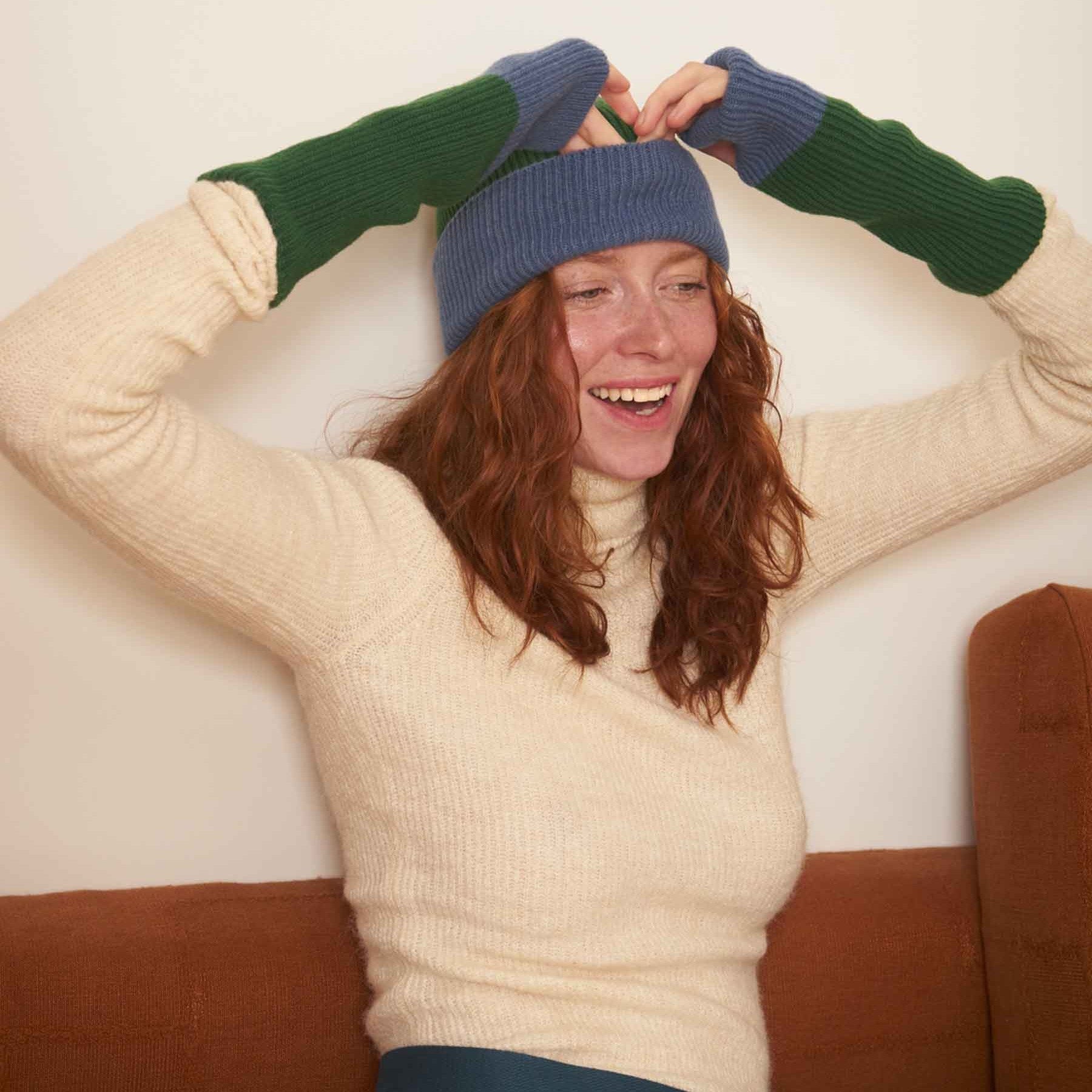 guanti mary foresta, colore foresta, taglia 26 x 9. guanti senza dita in tessuto naturale per un look casual e consapevole