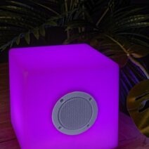 Lampada CUBO a LED con speaker 20×20 cm