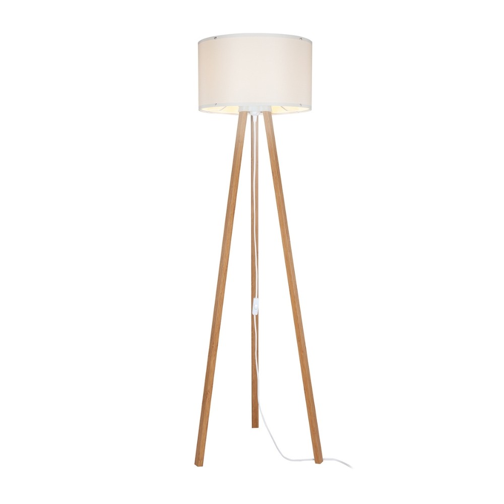 lampada da terra piko asz1664 con piantana in rovere e paralume in tessuto crema, vista ambientata accanto a divano, poltrona o libreria