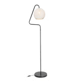 lampada da terra a stelo yumak mdl4256 grigio e paralume tessuto bianco, vista ambientata accanto a divano, poltrona o libreria