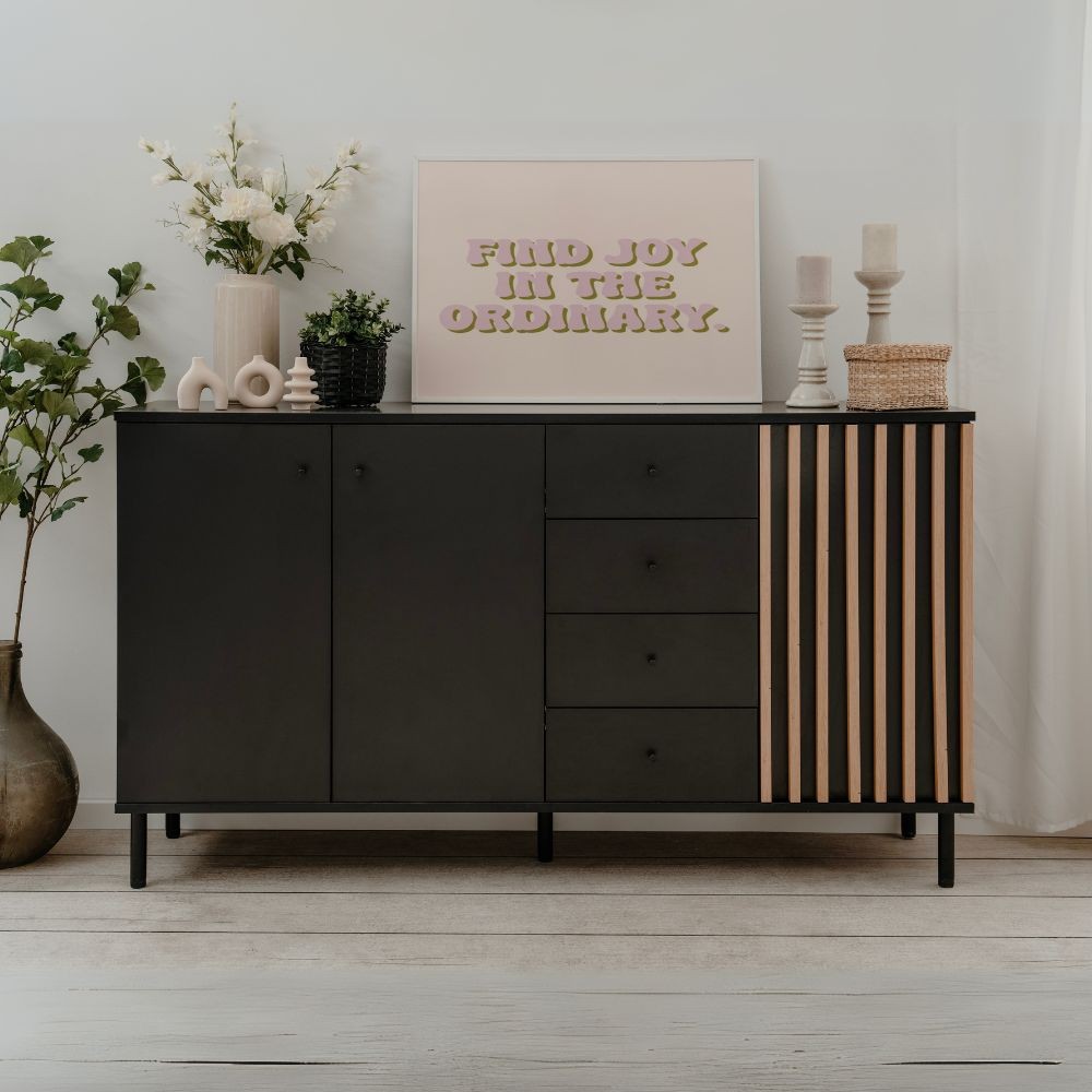 madia monza 51c 3 ante 4 cassetti in nero con listelli rovere effetto cannettato, credenza in legno con ante battenti e spazio interno capiente