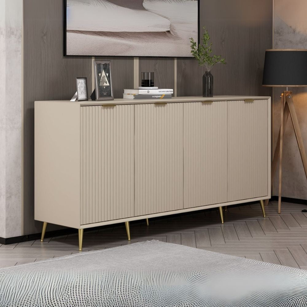 madia kale con 4 ante a filo effetto cannettato colore cashmere con maniglie e piedini oro, design lineare per uno stile contemporaneo ed elegante