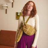 marsupio scotty marrone, colore marrone, taglia 19 x 28. realizzato in cotone biologico, comodo e sostenibile per ogni giorno