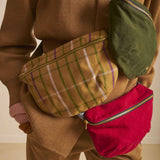 marsupio scotty marrone, colore marrone, taglia 19 x 28. marsupio dallo stile casual perfetto per viaggi e passeggiate