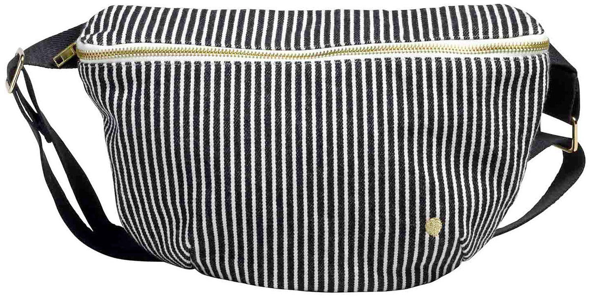 marsupio basile caviale, colore caviale, taglia 19 x 28. vista frontale del marsupio in tessuto naturale su fondo neutro