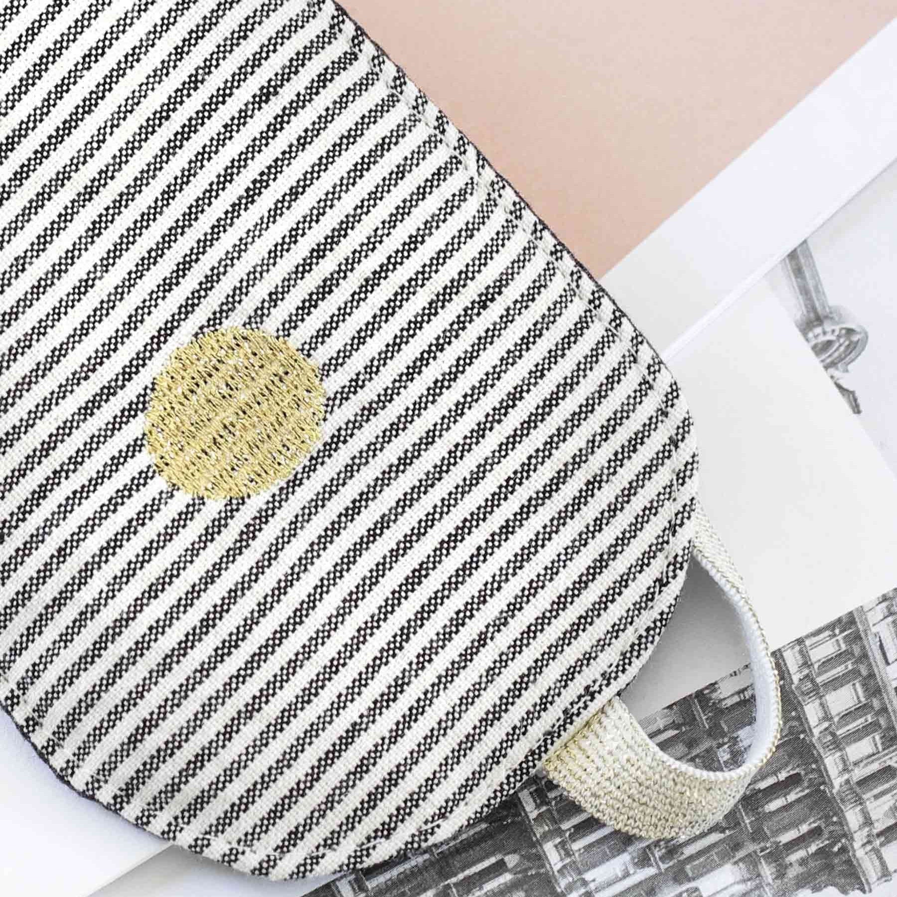 maschera da notte finette caviar, colore finette caviar, taglia 8 x 20. accessorio essenziale per chi cerca relax ovunque e in ogni momento