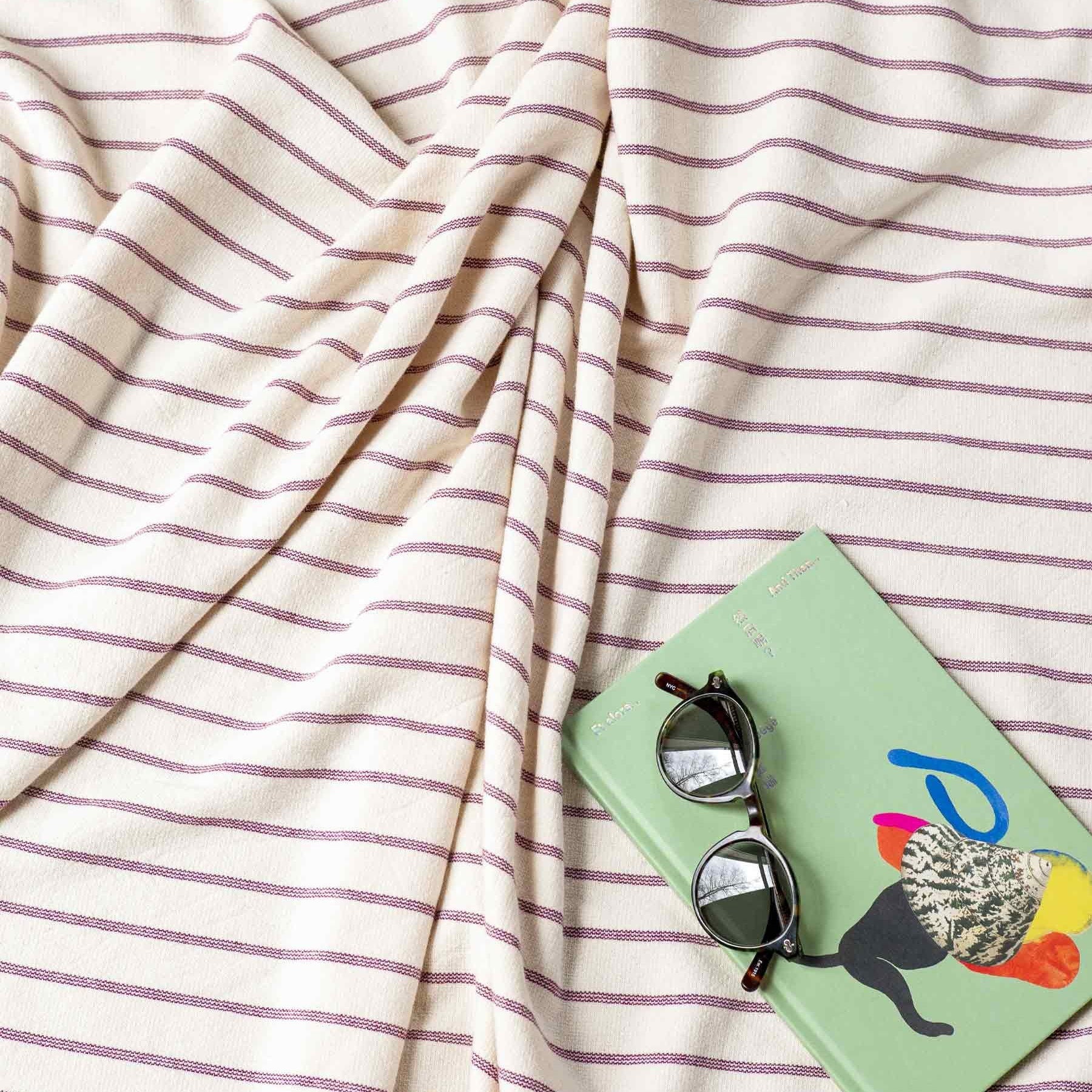 maxi telo da bagno marina pioggia viola, colore pioggia viola, taglia 160 x 100. ideale per momenti di relax dopo il bagno