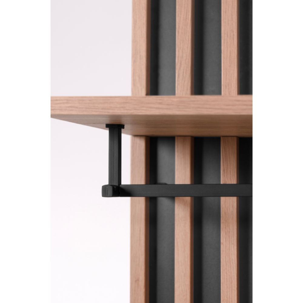 mobile ingresso medan 42a cannettato con specchio e 4 ripiani interni colore quercia e antracite, ambientazione d’arredo con il prodotto protagonista