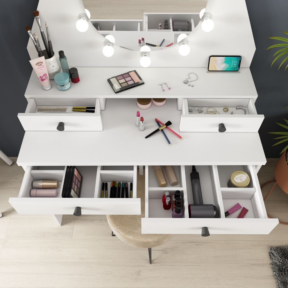 toeletta da trucco con specchio a luci a led con doppio ripiano e 4 cassetti bianco, vista ambientata in corridoio o zona servizio
