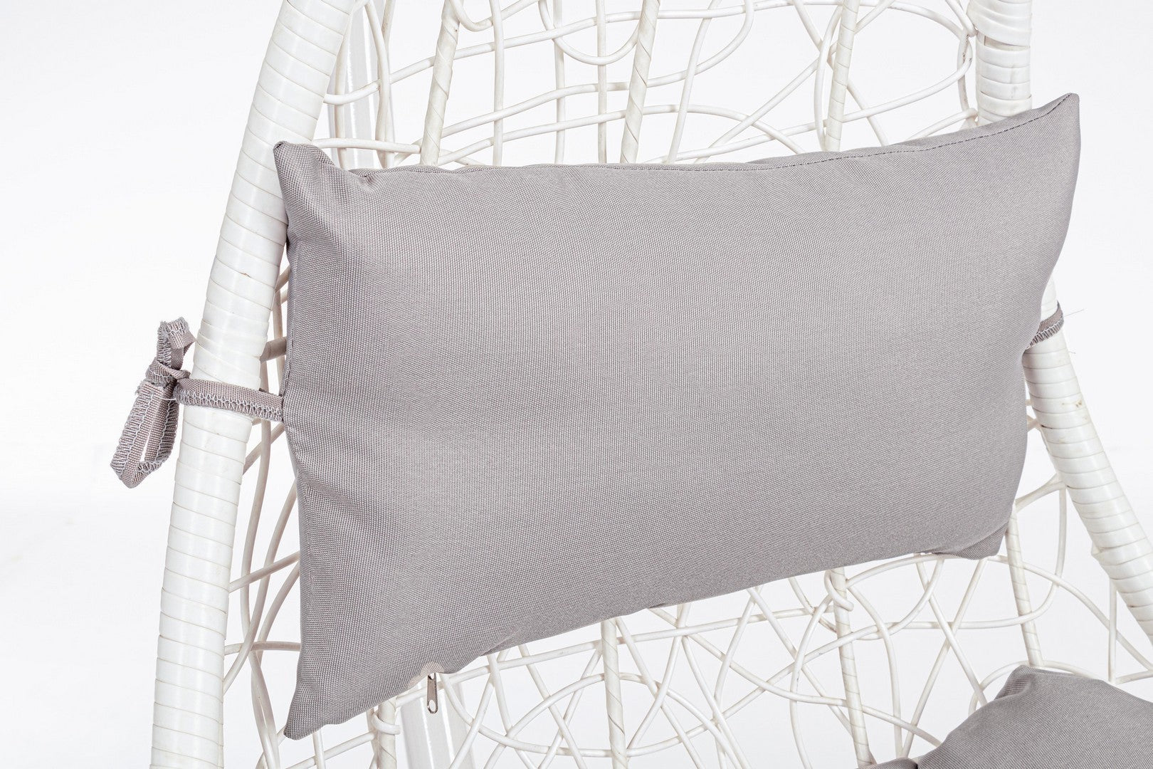 poltrona sospesa amirantes bianco, design ergonomico ideale per l’arredo esterno