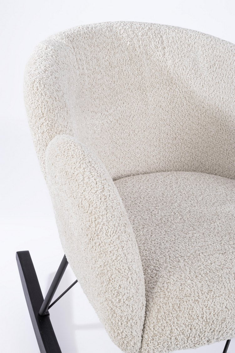 poltrona sibilla in tessuto effetto bouclé naturale e base in legno rubberwood, stile contemporaneo con braccioli comodi e...