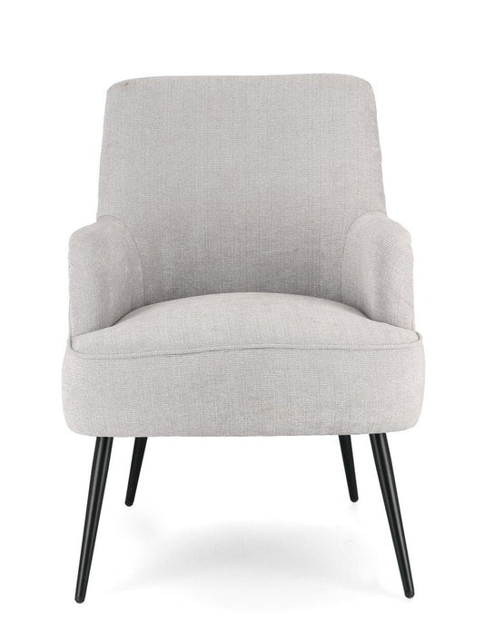 poltrona ernestine in tessuto grigio chiaro e gambe in acciaio verniciato nero, vista ambientata in soggiorno o angolo...