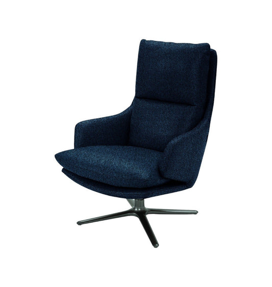 poltrona girevole new arley in tessuto blu notte e base in metallo, vista ambientata in soggiorno o angolo lettura