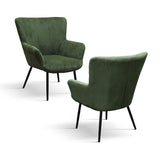 poltrona megeve in tessuto effetto velluto verde e gambe in metallo, vista ambientata in soggiorno o angolo lettura