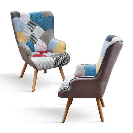 poltrona havana in tessuto patchwork multicolore e gambe in legno, vista ambientata in soggiorno o angolo lettura