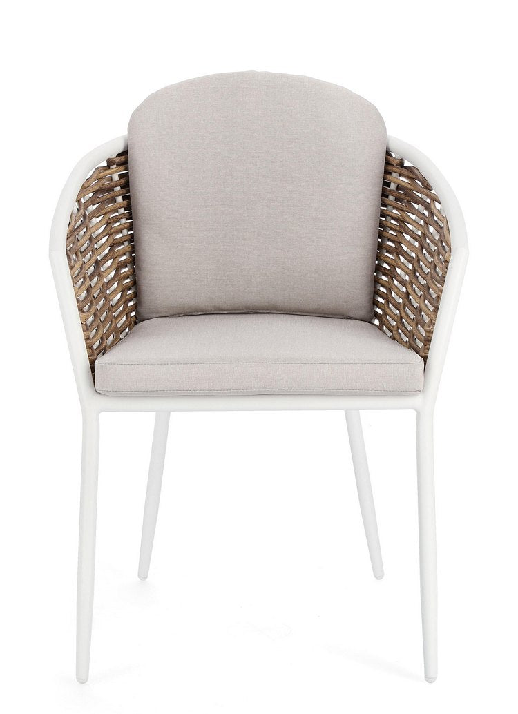 set di 4 poltroncine maribela in alluminio bianco e fibra sintetica, vista ambientata in terrazzo, giardino o veranda