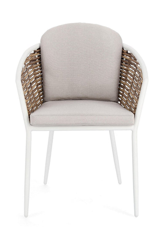 set di 4 poltroncine maribela in alluminio bianco e fibra sintetica, vista ambientata in terrazzo, giardino o veranda