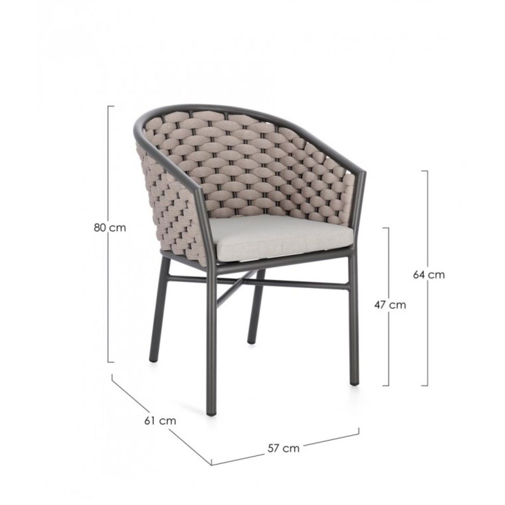 set di 4 poltroncine margalida in alluminio antracite con intreccio in corda beige, con braccioli, dettaglio dei cuscini...
