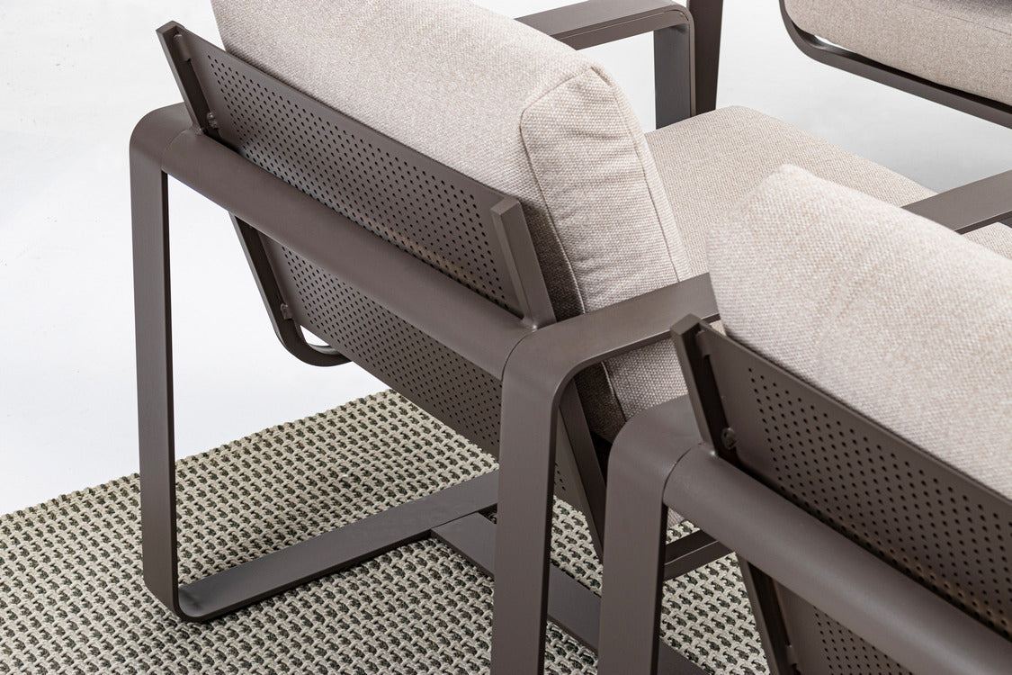 set di 2 poltrone merrigan in alluminio caffè e tessuto tortora, disponibile in vari stili per spazi moderni o rustici