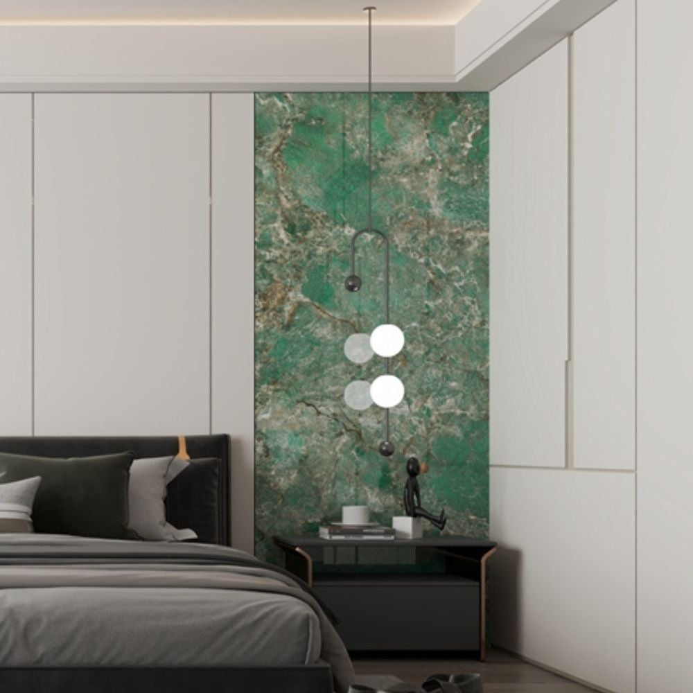 pannello decorativo 1220x3000x5 mm. colore effetto marmo verde lucido, vista ambientata in soggiorno, camera o ufficio