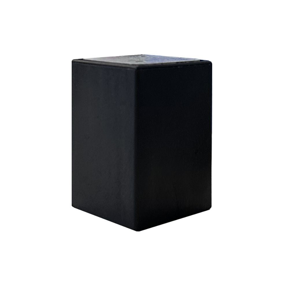 piede cubotto in plastica colore nero 5.3x5.3x8 h cm., piedi per mobili visti frontalmente