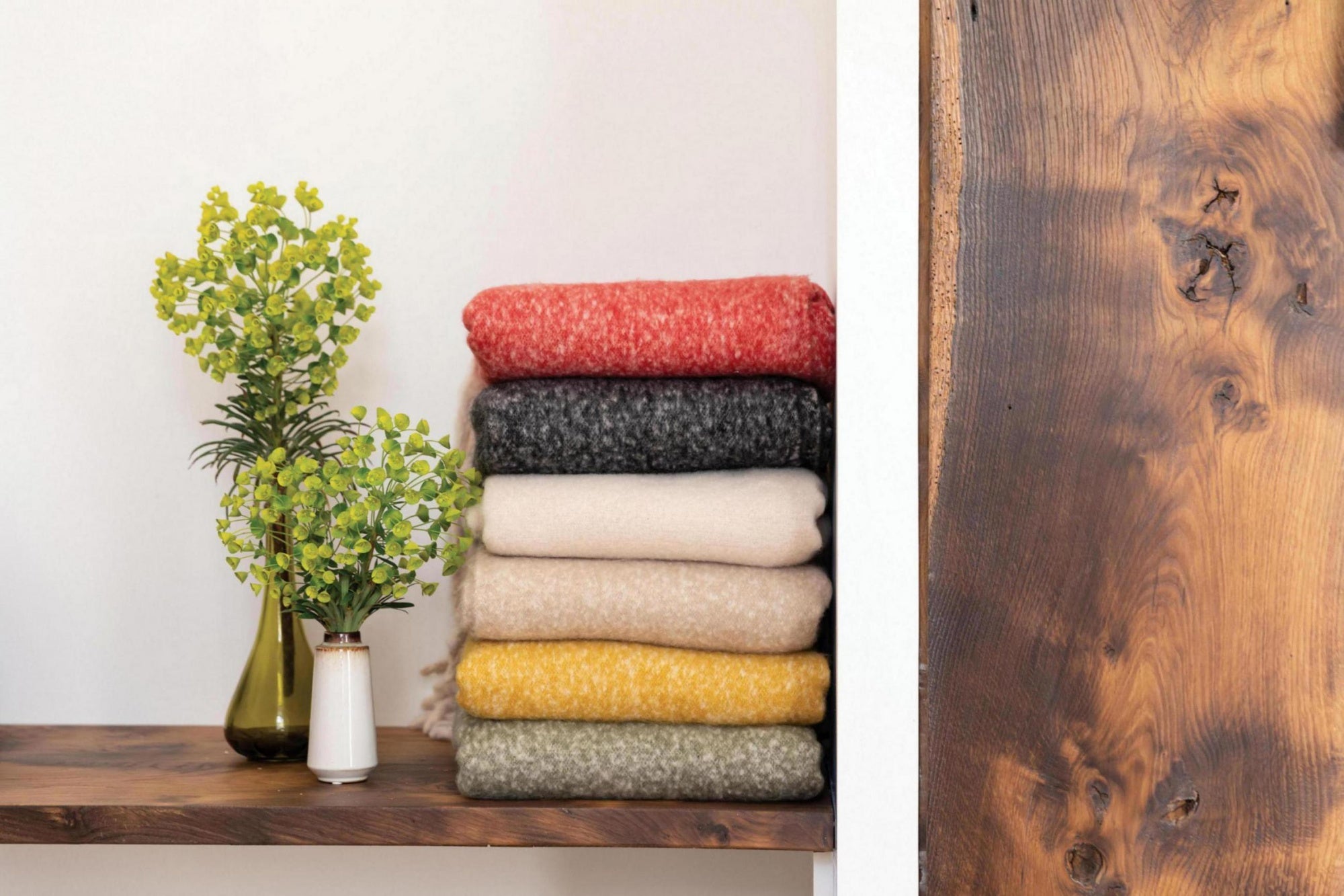 plaid tinta unita riciclato isabel neve, colore neve, taglia 130 x 160. versatile e pratico per ogni angolo della casa, dal...