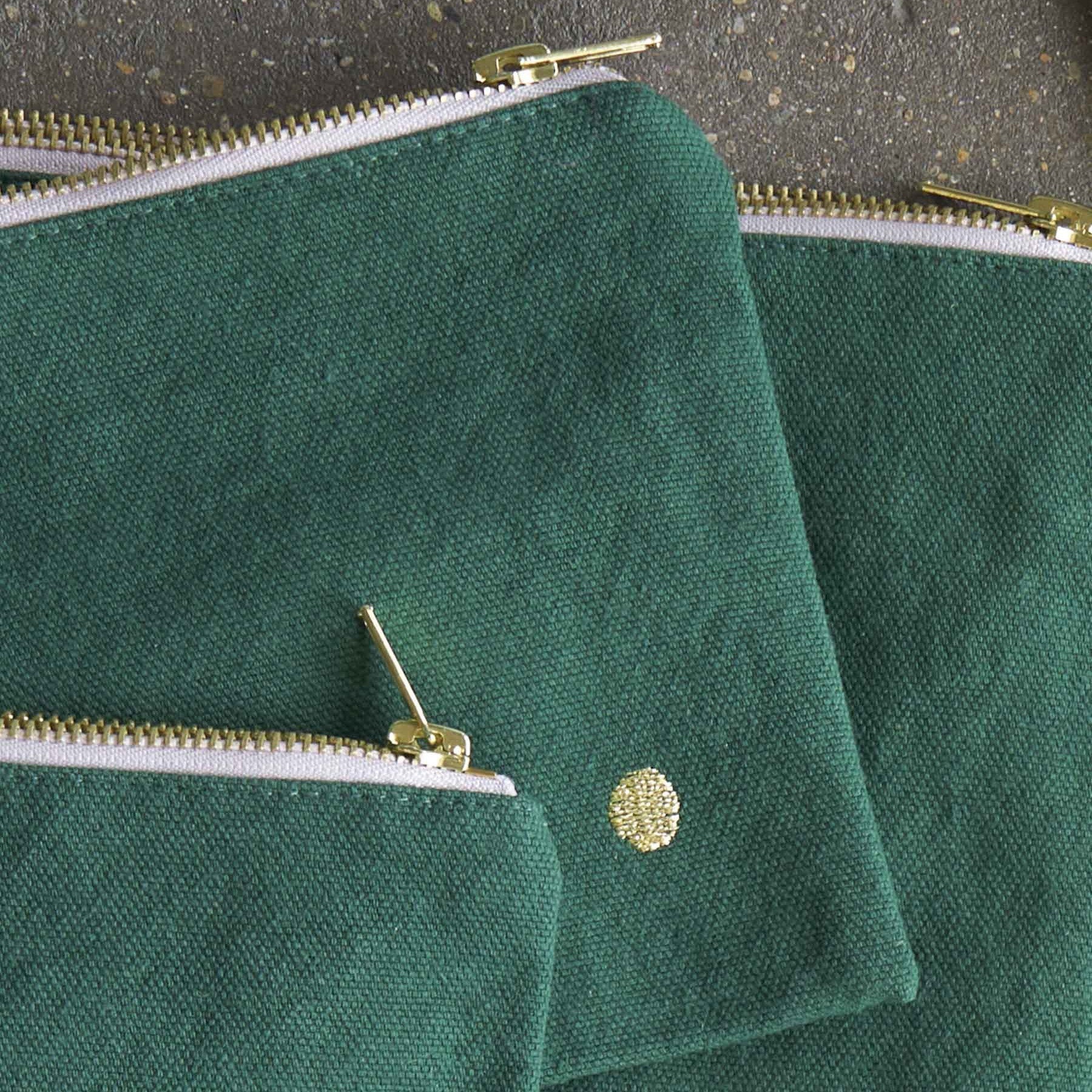 pochette iona nori, colore nori, taglia 14 x 19 x 1. dettaglio del prodotto da bagno