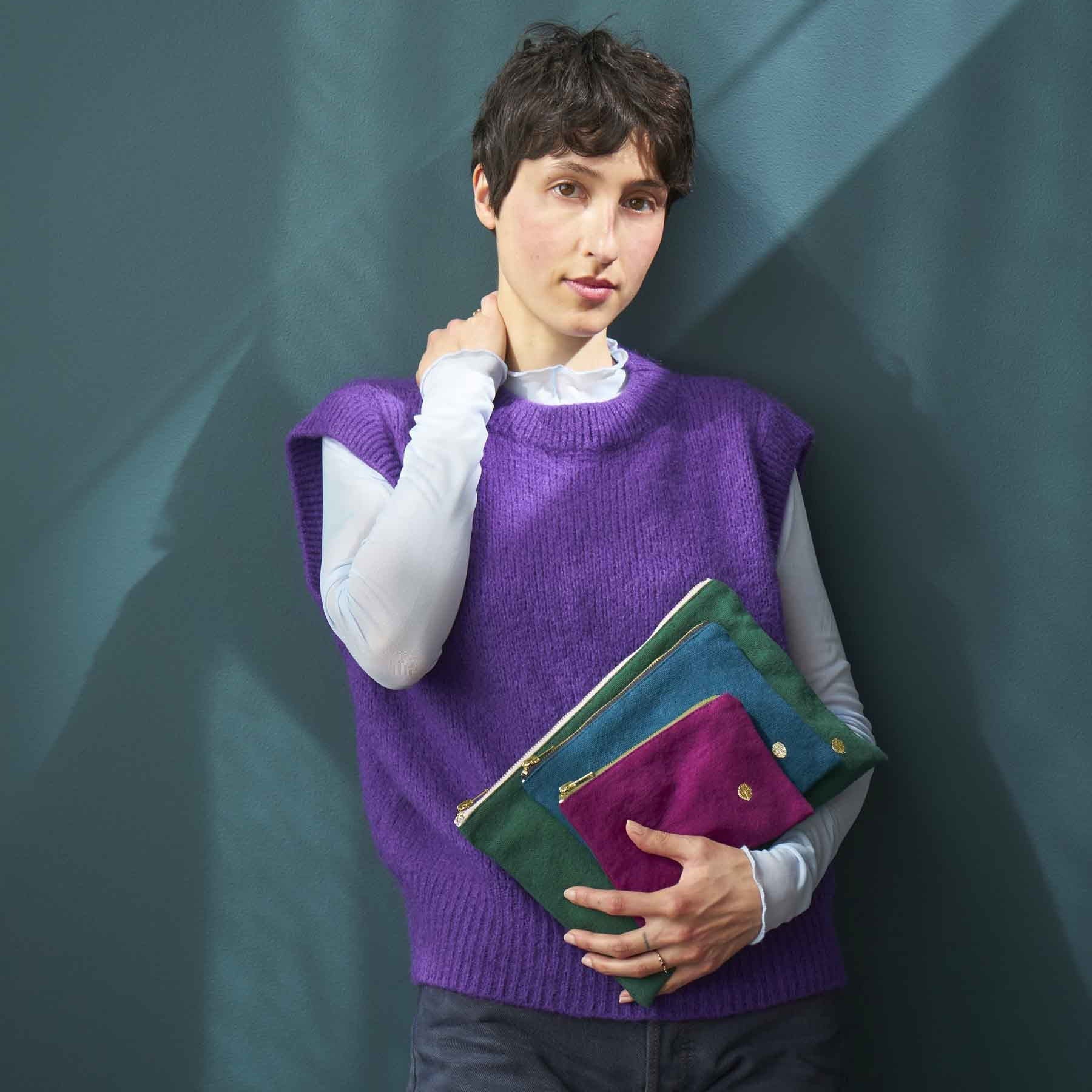 pochette iona nori, colore nori, taglia 14 x 19 x 1. dettaglio del prodotto da bagno