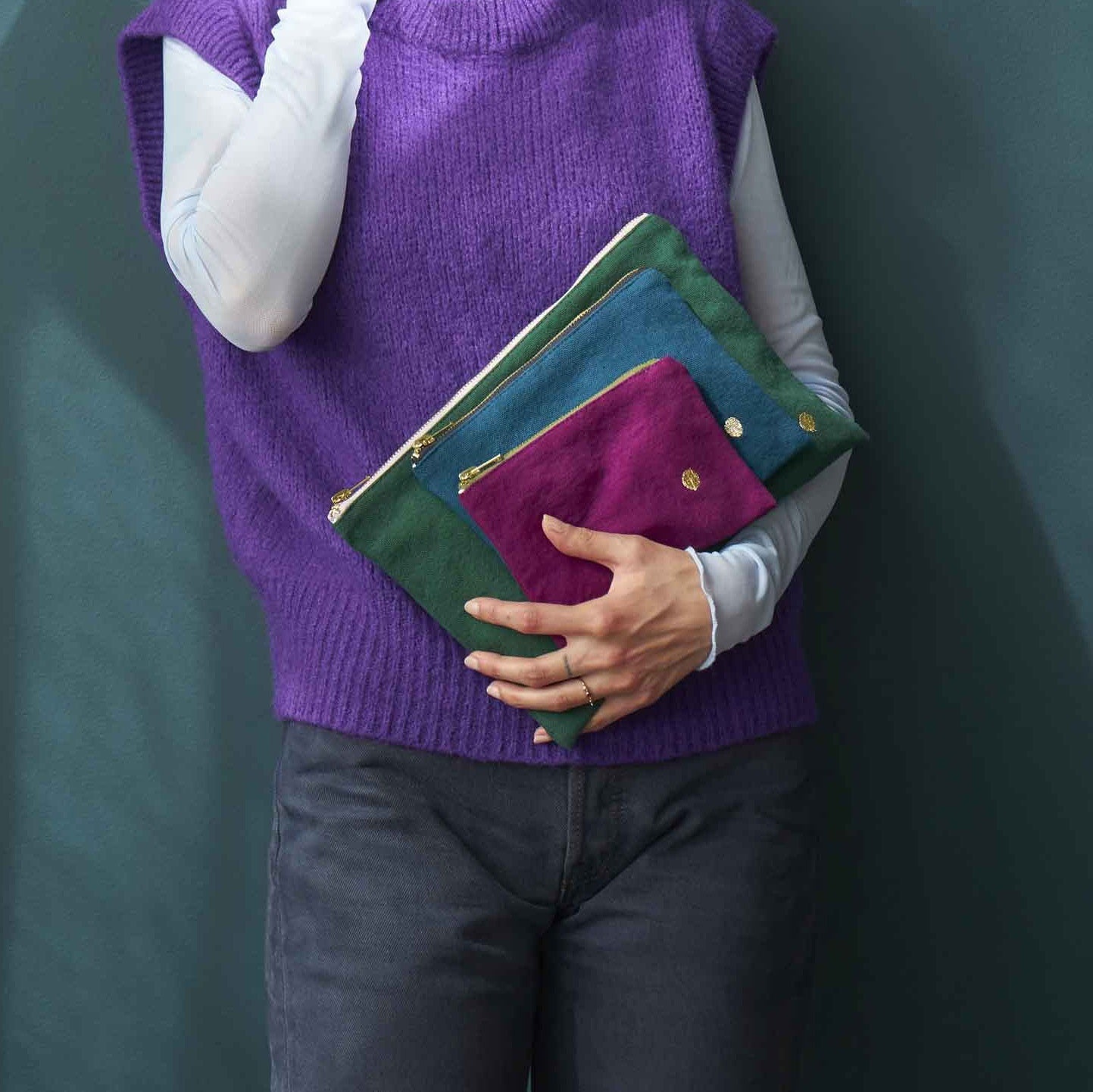 pochette iona nori, colore nori, taglia 19 x 28 x 1. dettaglio del prodotto da bagno