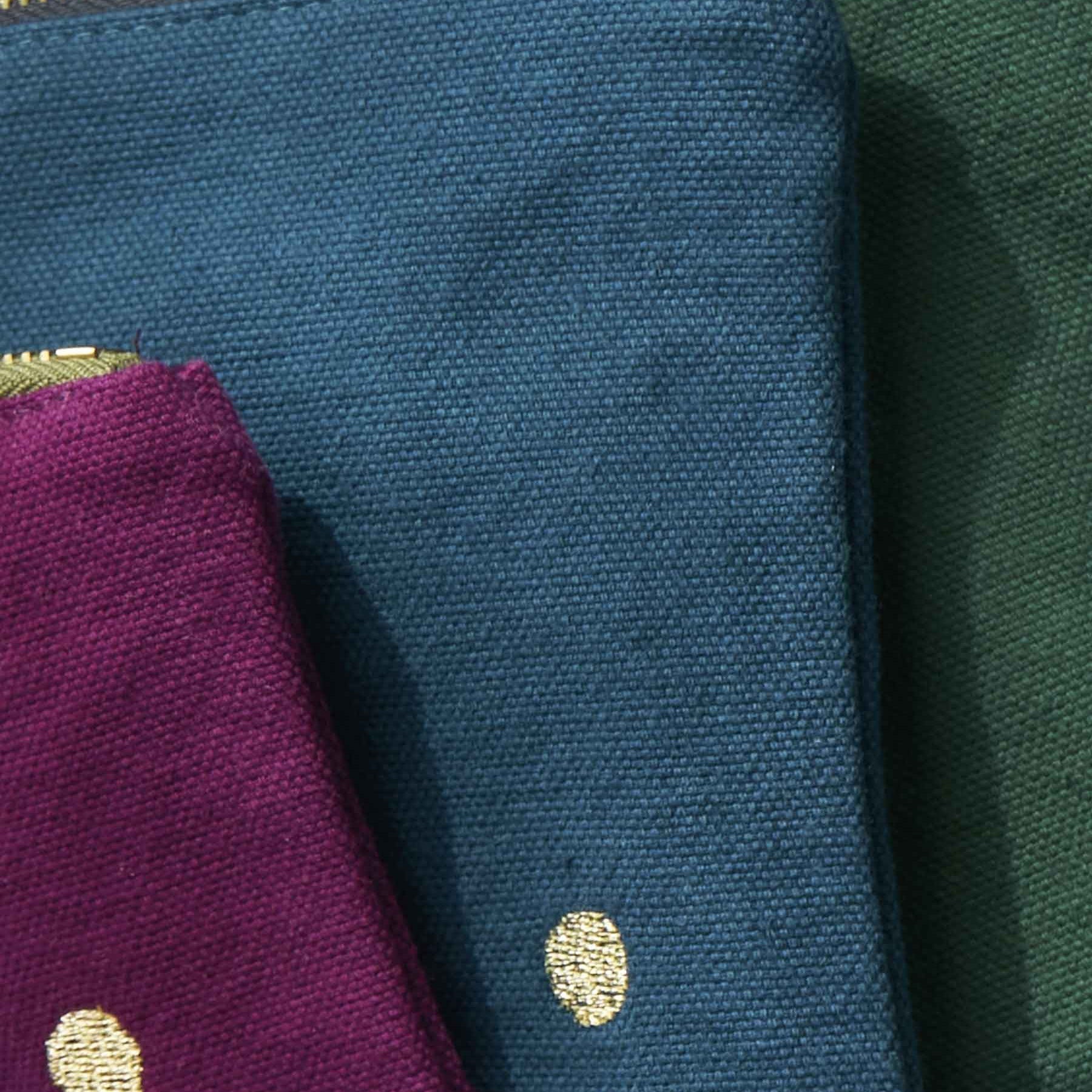 pochette iona uragano, colore uragano, taglia 14 x 19 x 1. dettaglio del prodotto da bagno