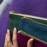 pochette iona uragano, colore uragano, taglia 14 x 19 x 1. dettaglio del prodotto da bagno