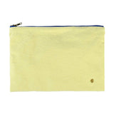 pochette iona luce del sole, colore luce del sole, taglia 19 x 28 x 1. dettaglio del prodotto da bagno