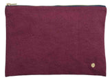 pochette iona vino, colore vino, taglia 19 x 28 x 1. dettaglio del prodotto da bagno