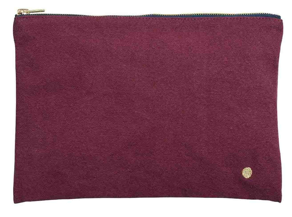 pochette iona vino, colore vino, taglia 19 x 28 x 1. dettaglio del prodotto da bagno