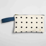 pochette con manico mio ecru, colore ecru, taglia 14 x 24. dettaglio del prodotto da bagno