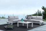 set salotto konnor con 2 divani e 1 tavolino in alluminio bianco, ideale per creare una zona lounge esterna accogliente