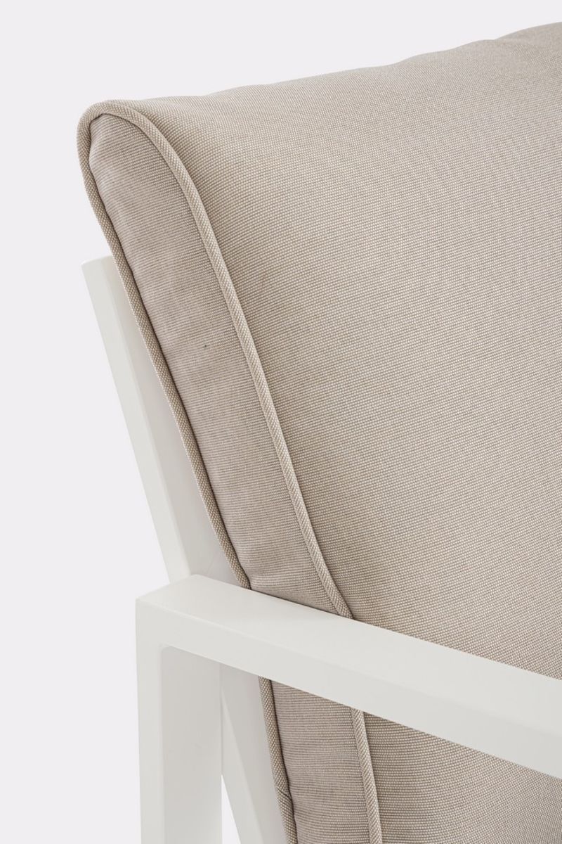 set salotto hilde con 1 divano, 2 poltroncine e 1 tavolino in alluminio bianco, con cuscini, cuscini sfoderabili e...