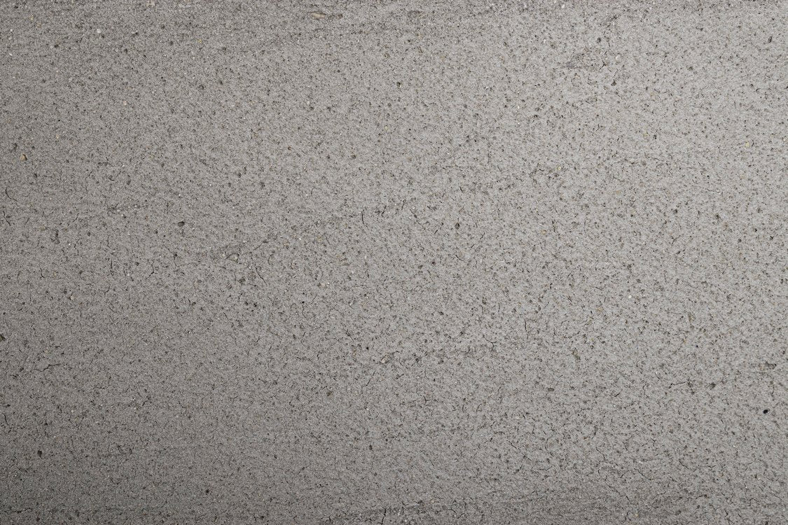 scrivania manchester in legno di mango e acciaio nero, 120×60 cm, ambientazione d’arredo con il prodotto protagonista