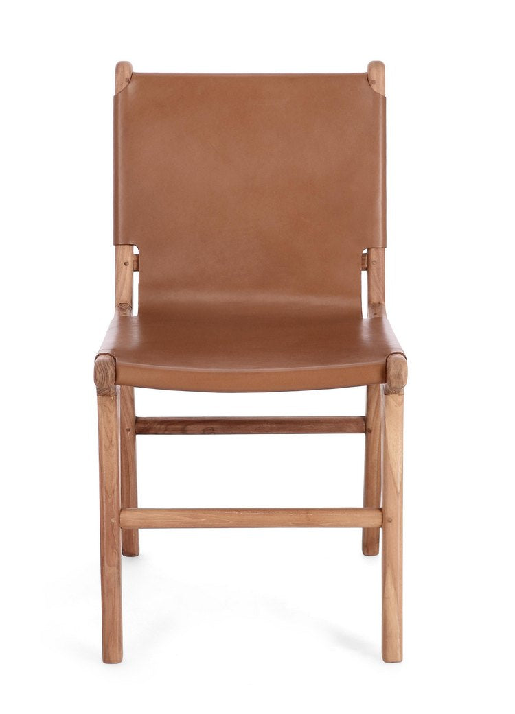 set di 2 sedie eugenie in legno di teak e vera pelle cognac, dettaglio della struttura in legno, metallo o plastica