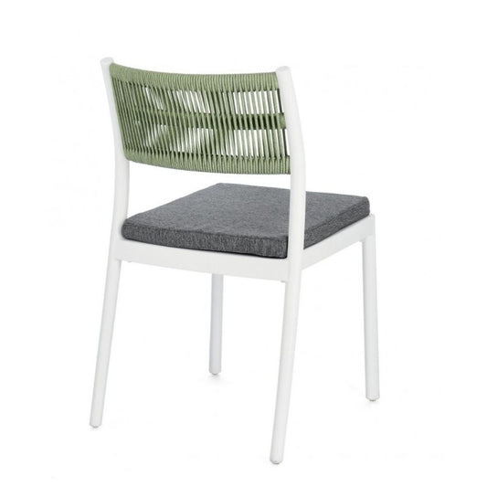set di 4 sedie alvin in polipropilene bianco e corda intrecciata verde, impilabili, dettaglio della finitura in metallo,...