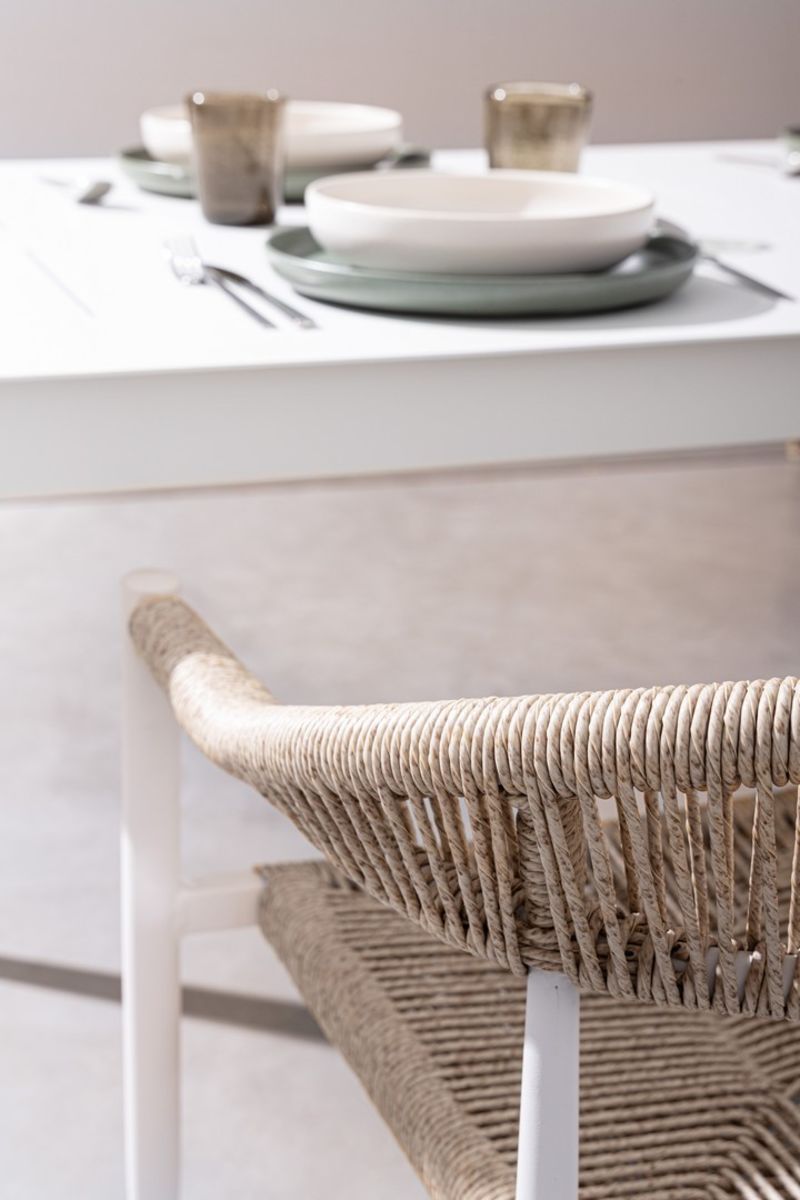 set di 4 sedie jandia in alluminio bianco e fibre intrecciate beige, impilabili, modello outdoor dal design moderno e pratico